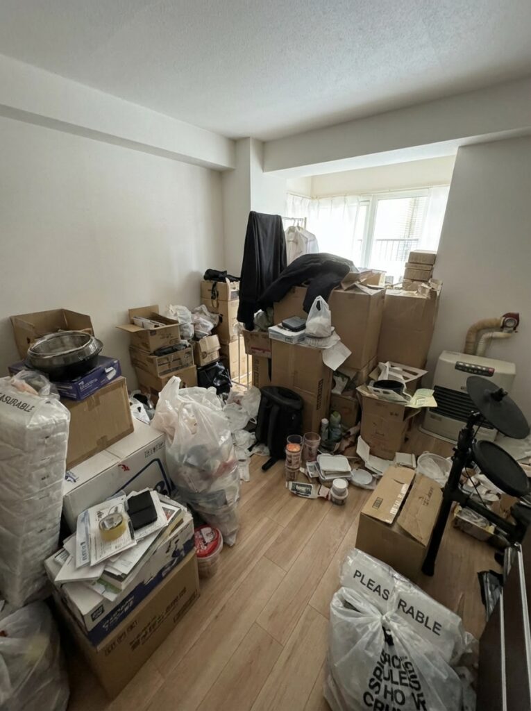 高知県佐川町2LDK戸建てR様のゴミ屋敷片付け事例 Before