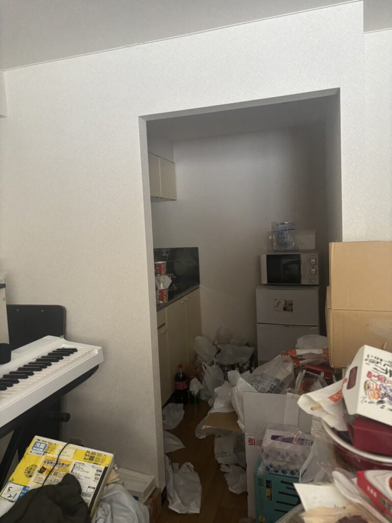 高知県日高村3LDK戸建てT様のゴミ屋敷片付け事例 Before
