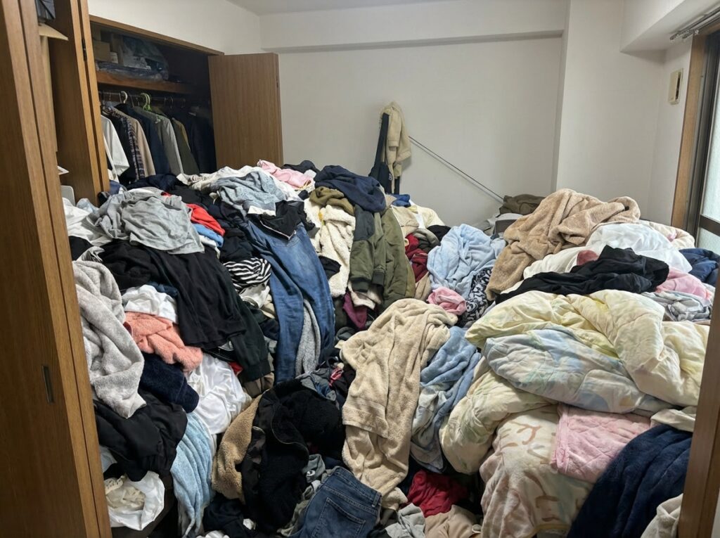 高知県四万十町1KマンションM様のゴミ屋敷片付け事例 Before