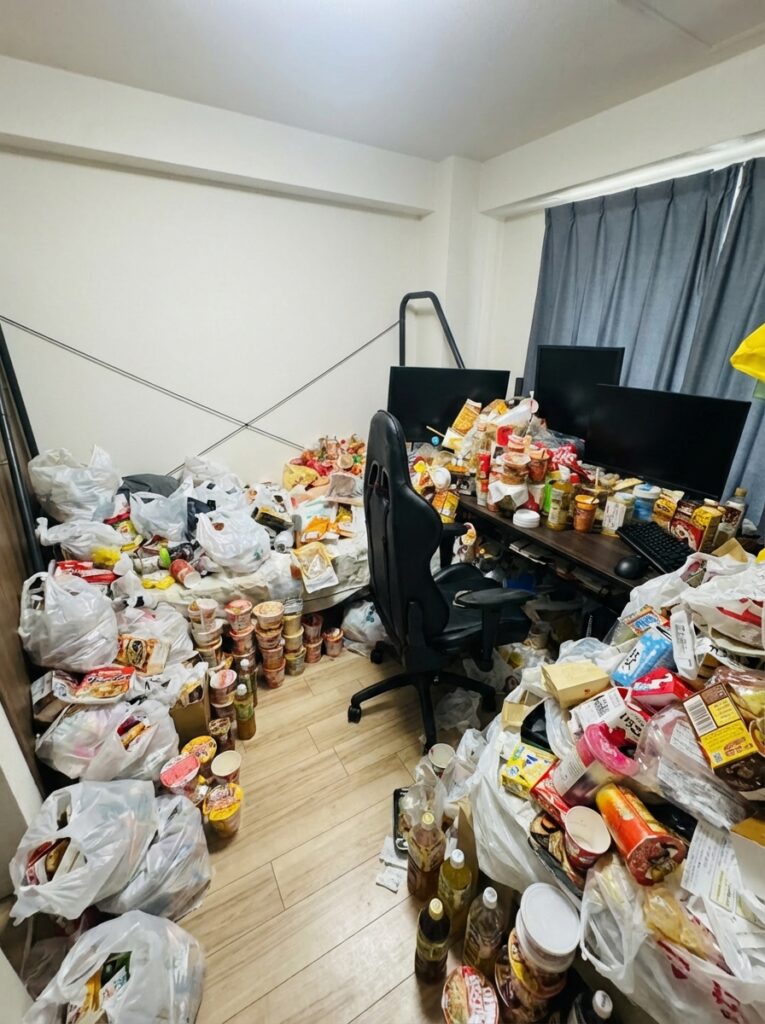 高知県大月町4LDK戸建てI様のゴミ屋敷片付け事例 Before