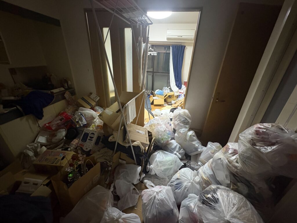 福岡県北九州市5LDK以上戸建てK様のゴミ屋敷片付け事例 Before