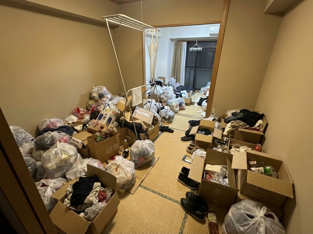 福岡県大牟田市3LDKマンションF様のゴミ屋敷片付け事例 Before