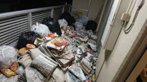 福岡県久留米市2LDKアパートR様のゴミ屋敷片付け事例