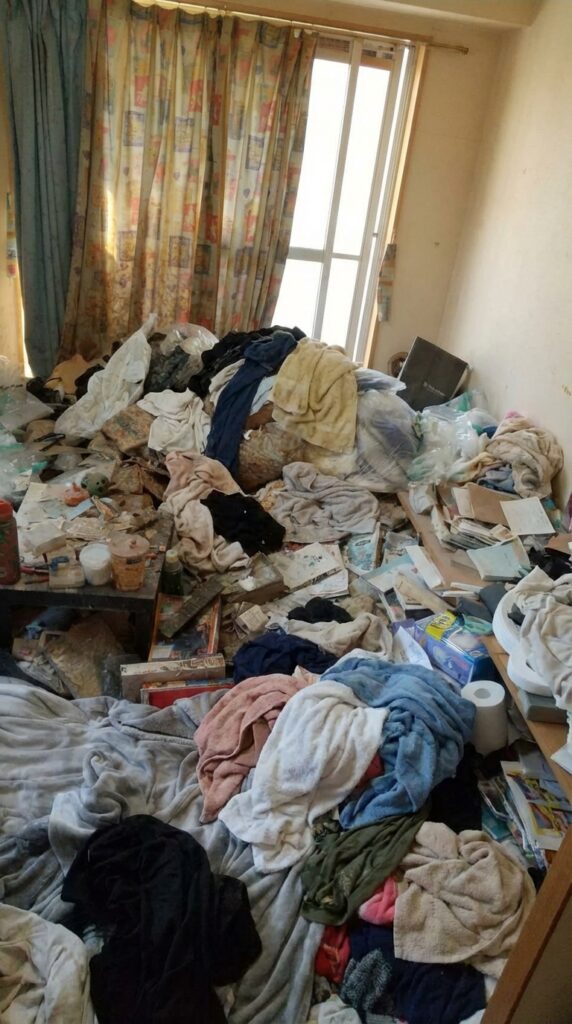 福岡県飯塚市1KアパートM様のゴミ屋敷片付け事例 Before