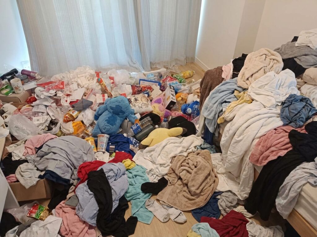 福岡県大川市1KアパートS様のゴミ屋敷片付け事例 Before