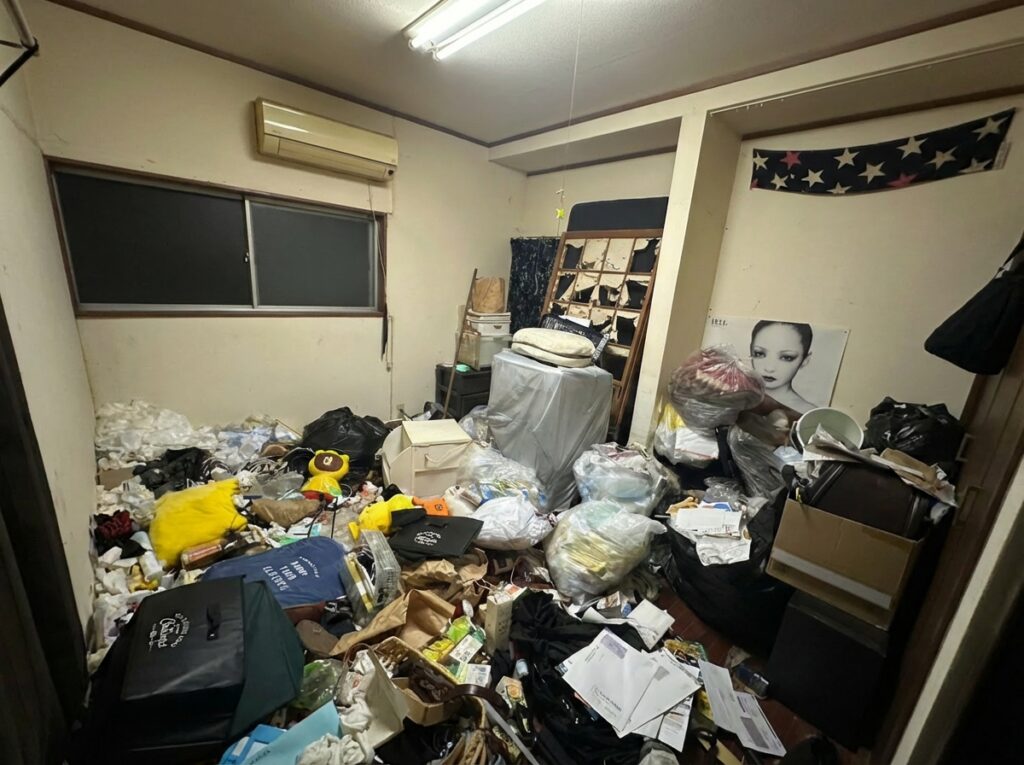 福岡県小郡市2LDK戸建てI様のゴミ屋敷片付け事例 Before