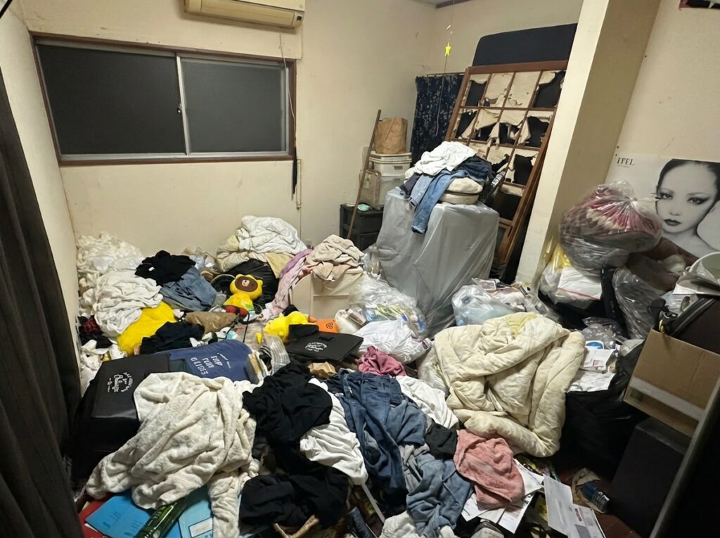 福岡県小郡市4LDK戸建てF様のゴミ屋敷片付け事例 Before