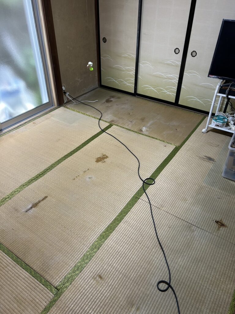 高知県室戸市3LDKマンションM様のゴミ屋敷片付け事例 Before