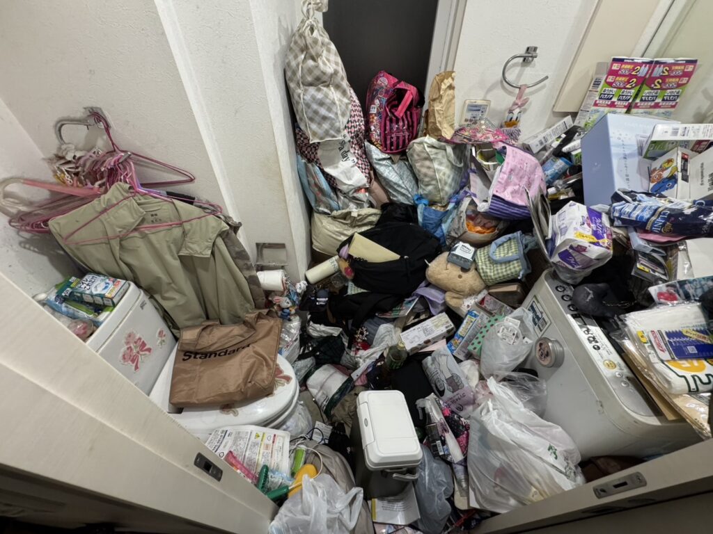 高知県土佐市2DKマンションY様のゴミ屋敷片付け事例 Before