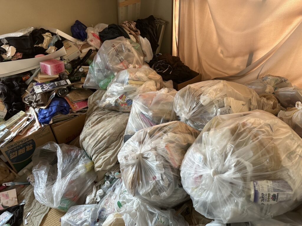 徳島県藍住町1KアパートU様のゴミ屋敷片付け事例 Before