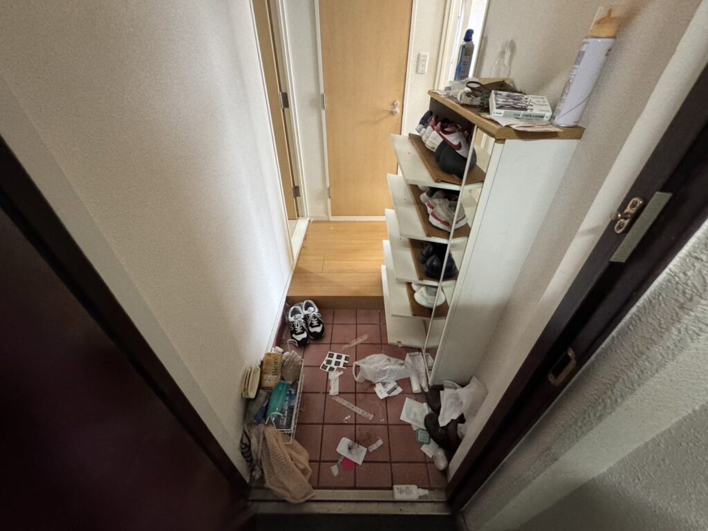 愛媛県東温市3LDK戸建てS様のゴミ屋敷片付け事例 Before