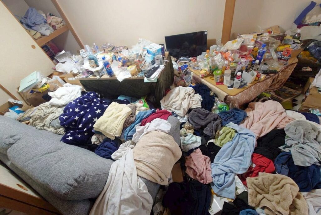 長崎県松浦市2DK戸建てS様のゴミ屋敷片付け事例 Before