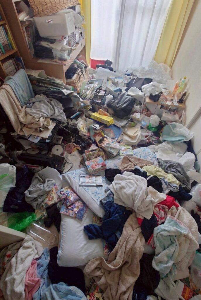 長崎県壱岐市3LDKマンションW様のゴミ屋敷片付け事例 Before