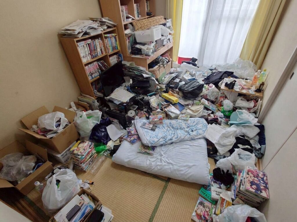 長崎県五島市2DK戸建てI様のゴミ屋敷片付け事例 Before