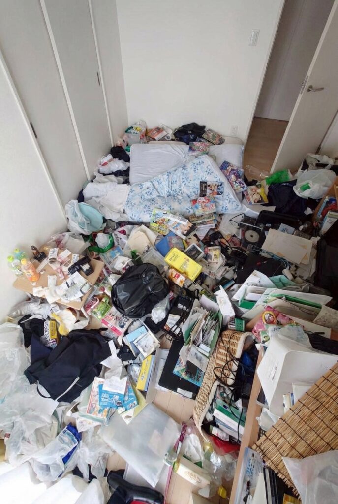 熊本県荒尾市1DKマンションS様のゴミ屋敷片付け事例 Before