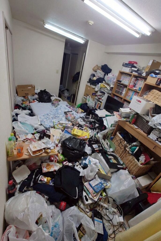 熊本県荒尾市2LDK戸建てU様のゴミ屋敷片付け事例 Before