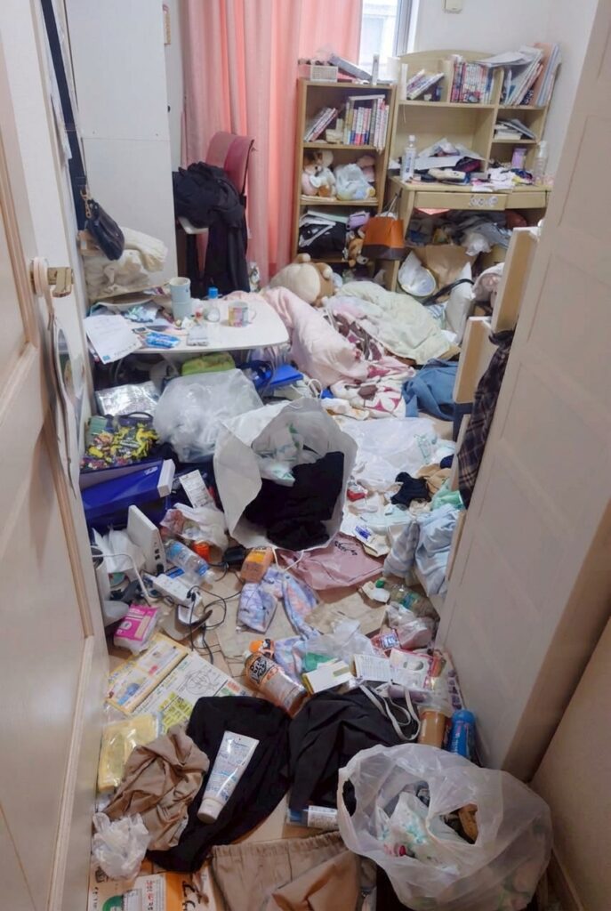 熊本県山鹿市1KマンションY様のゴミ屋敷片付け事例 Before