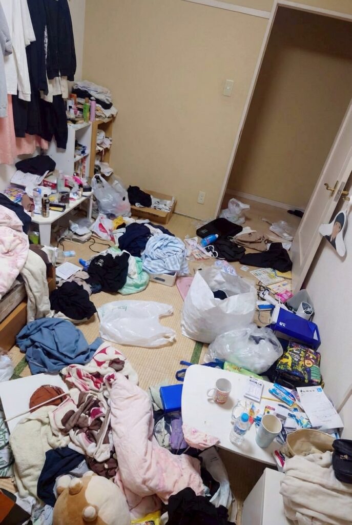 熊本県山鹿市2LDKマンションK様のゴミ屋敷片付け事例 Before