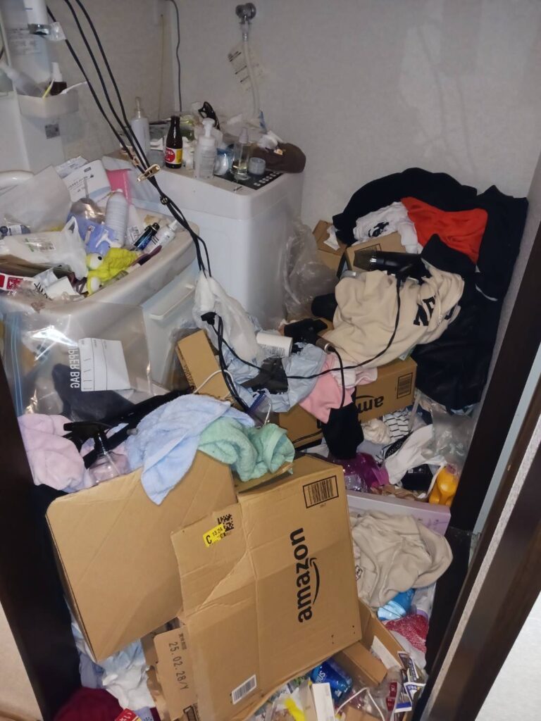 宮崎県高千穂町4LDK戸建てG様のゴミ屋敷片付け事例 Before