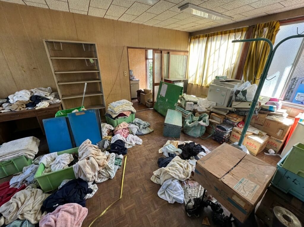 宮崎県門川町3LDK戸建てT様のゴミ屋敷片付け事例 Before