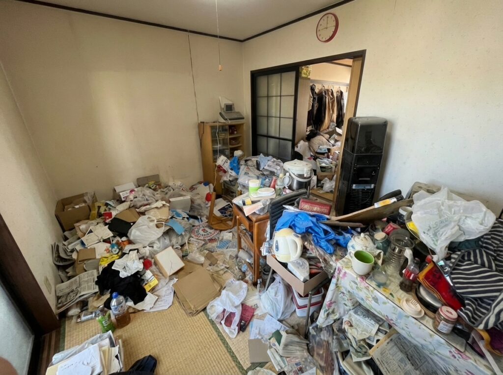 鹿児島県西之表市3LDK戸建てY様のゴミ屋敷片付け事例 Before