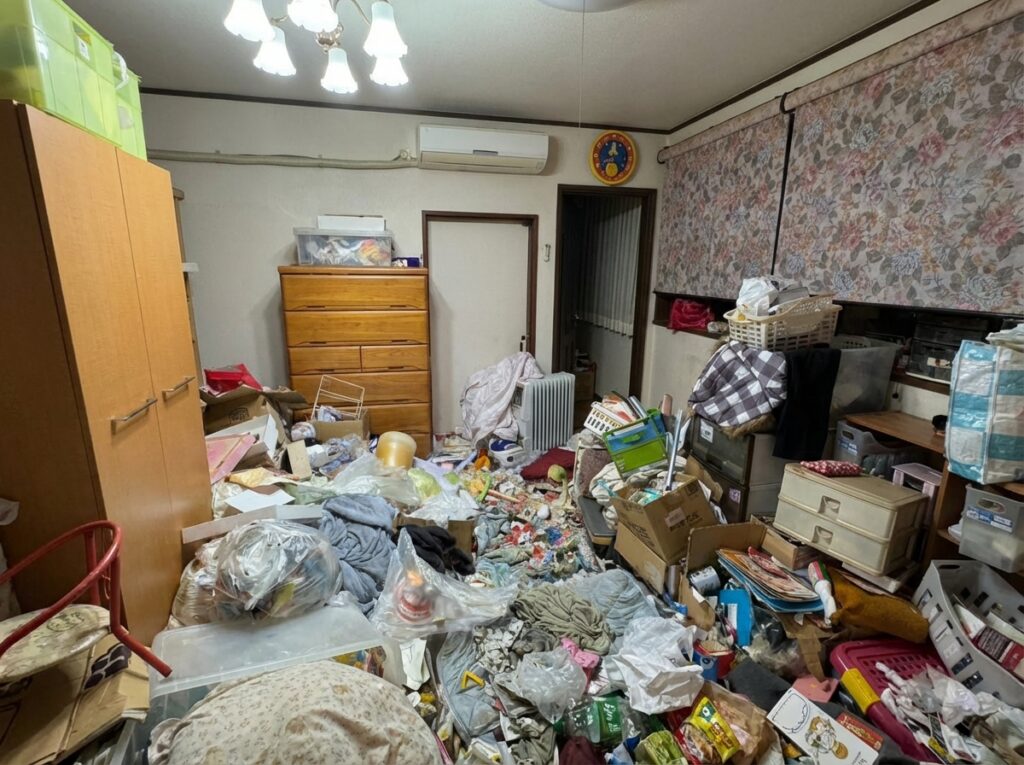 宮崎県高原町4LDK戸建てI様のゴミ屋敷片付け事例 Before