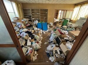 宮崎県諸塚村1DKアパートR様のゴミ屋敷片付け事例