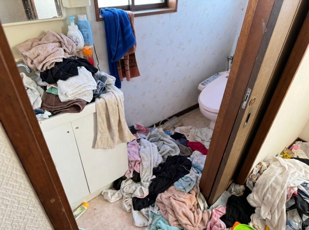 宮崎県えびの市1LDKアパートT様のゴミ屋敷片付け事例 Before