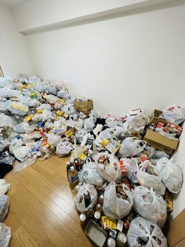 ゴミ屋敷片付け｜北海道中頓別町2LDK戸建て（一軒家）Ａ.Ｋ様の作業事例 Before
