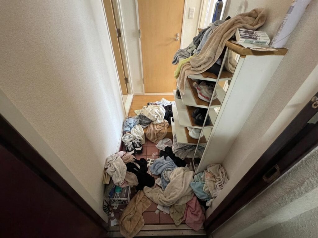 ゴミ屋敷片付け｜北海道木古内町1LDK戸建て（一軒家）Ｈ.Ｓ様の作業事例 Before