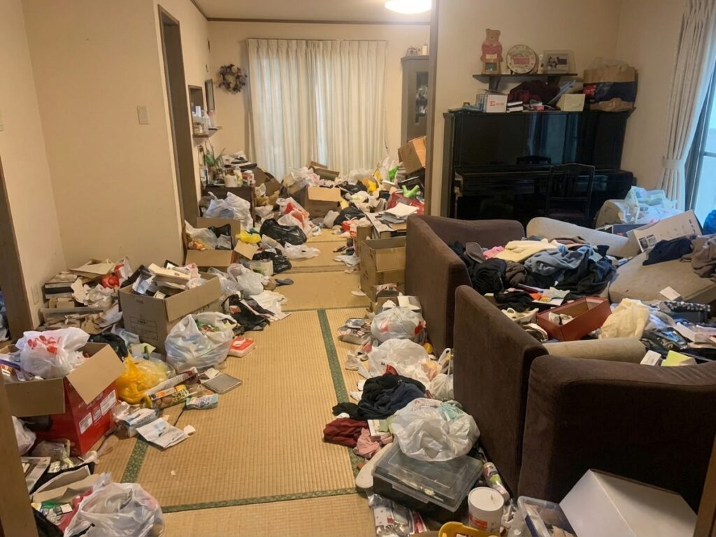 ゴミ屋敷片付け｜北海道歌志内市1LDKアパートＳ.Ｙ様の作業事例 Before