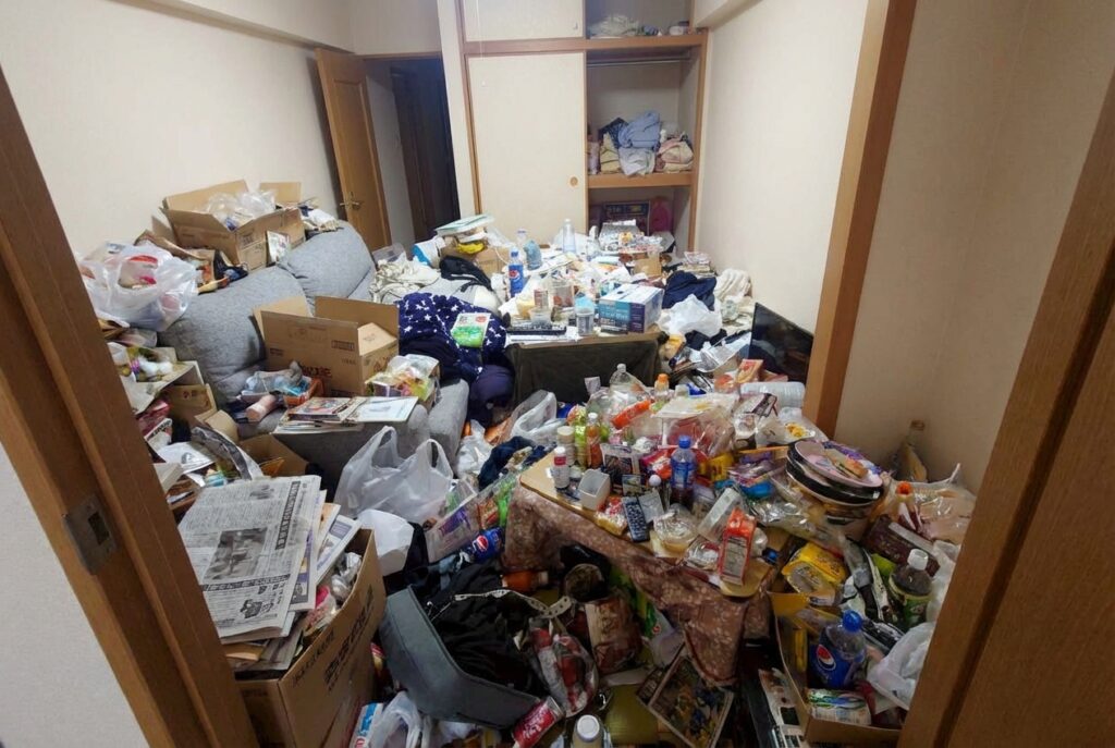 ゴミ屋敷片付け｜北海道江別市4LDKマンションＮ.Ｔ様の作業事例 Before