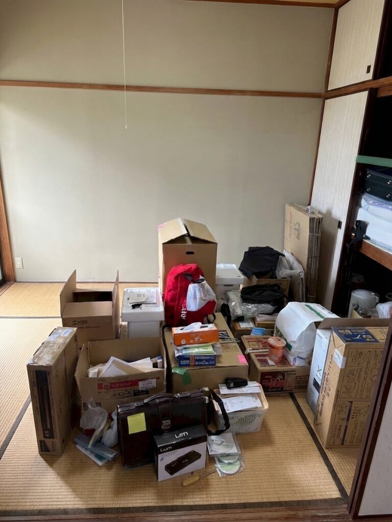 ゴミ屋敷片付け｜北海道赤平市1K戸建て（一軒家）Ａ.Ｋ様の作業事例 Before