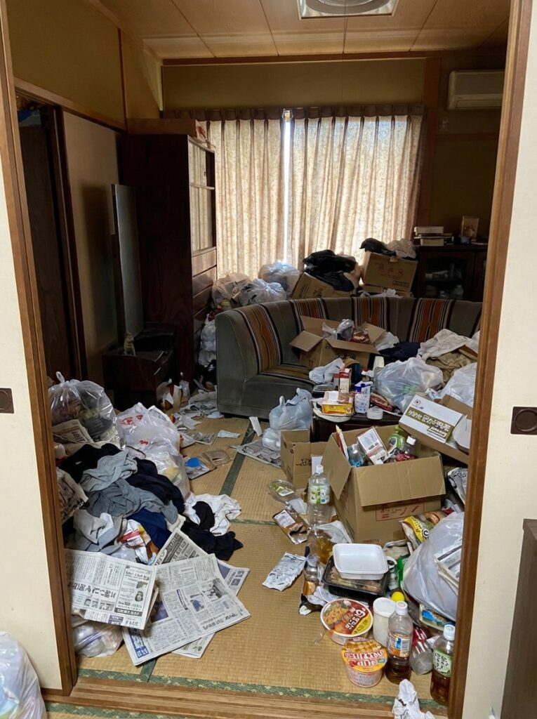 ゴミ屋敷片付け｜山口県下関市5LDK以上戸建て（一軒家）Ｕ.Ｙ様の作業事例 Before