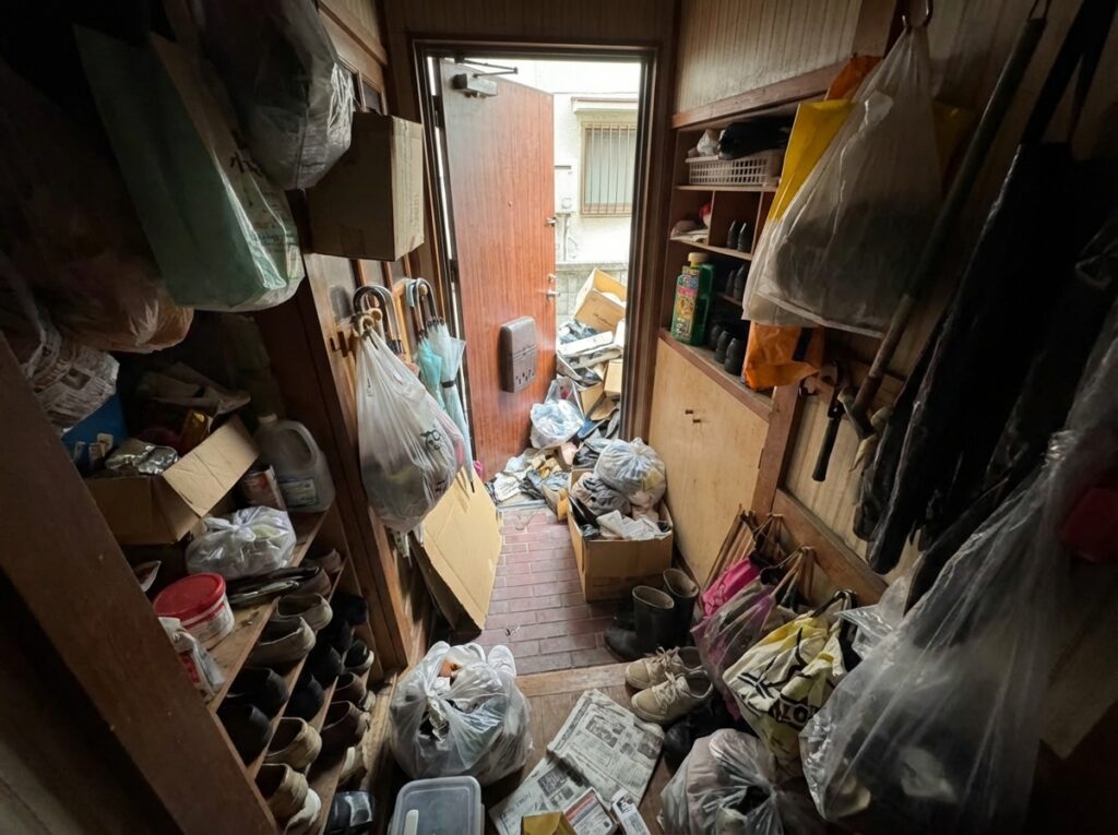 ゴミ屋敷片付け｜山口県周南市5LDK以上戸建て（一軒家）Ｕ.Ｎ様の作業事例 Before
