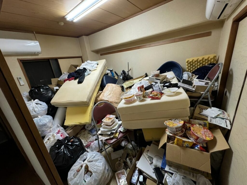 ゴミ屋敷片付け｜山口県宇部市3LDK戸建て（一軒家）Ｕ.Ｎ様の作業事例 Before