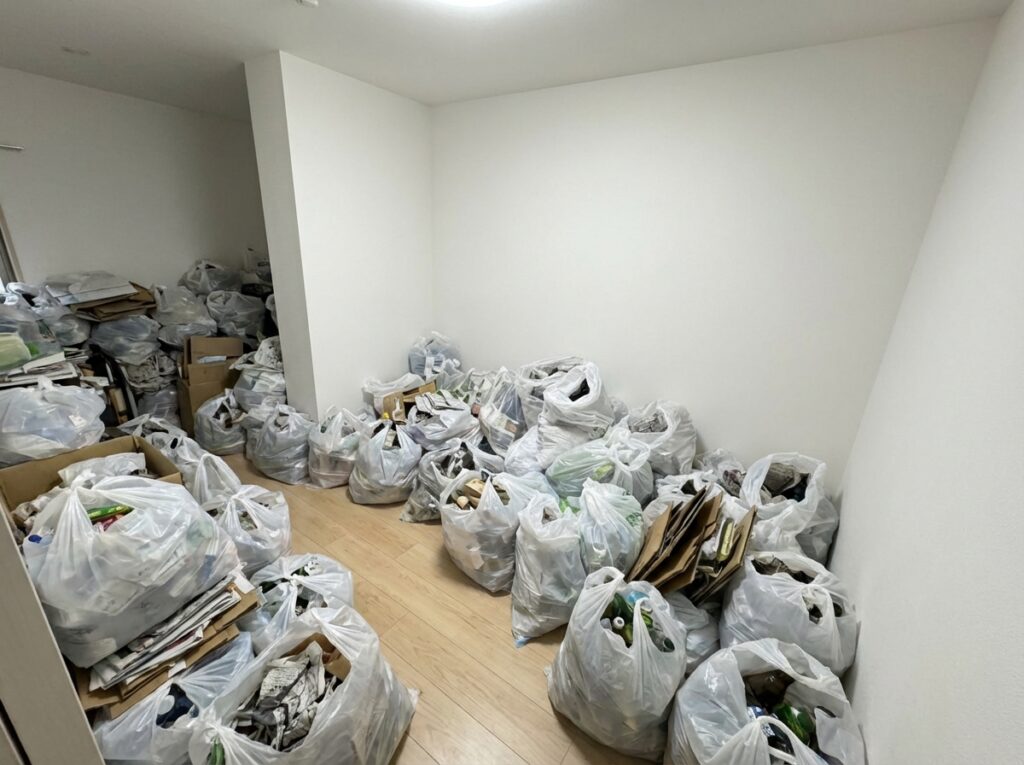 ゴミ屋敷片付け｜山口県岩国市2LDK戸建て（一軒家）Ｏ.Ｎ様の作業事例 Before