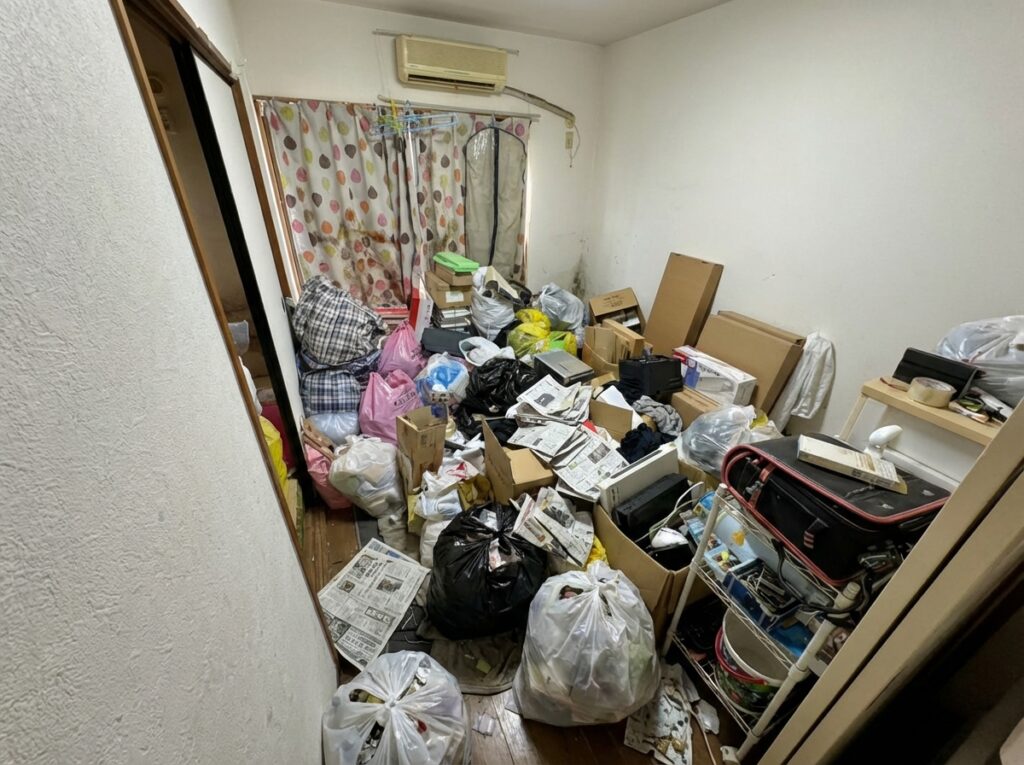 ゴミ屋敷片付け｜山口県阿武町2K戸建て（一軒家）Ｍ.Ｔ様の作業事例 Before