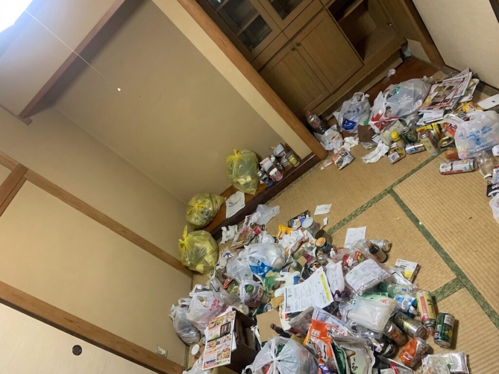 ゴミ屋敷片付け｜岐阜県中津川市2DK戸建て（一軒家）Ｏ.Ｊ様の作業事例 Before