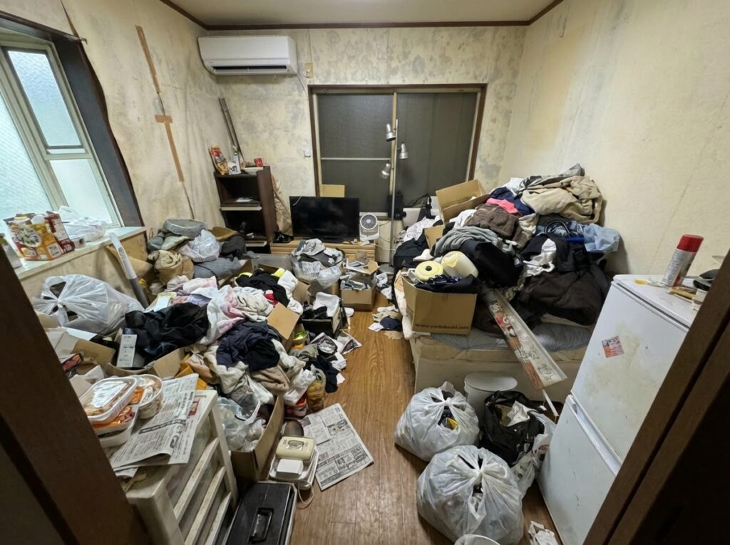 ゴミ屋敷片付け｜岡山県浅口市1LDK戸建て（一軒家）Ｉ.Ｒ様の作業事例 Before