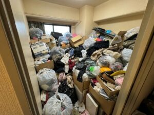 ゴミ屋敷片付け｜島根県知夫村1R（ワンルーム）アパートＹ.Ｎ様の作業事例