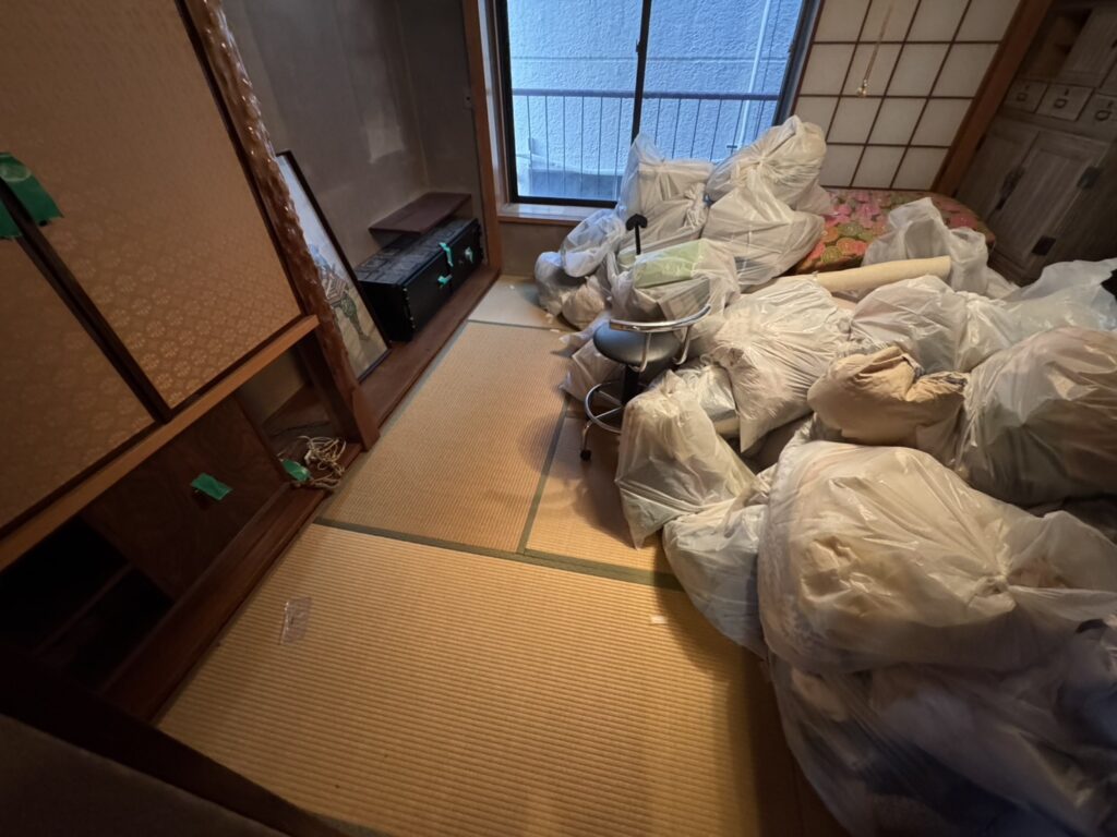 ゴミ屋敷片付け｜新潟県新潟市江南区5LDK以上二世帯住宅Ｓ.Ｙ様の作業事例 Before