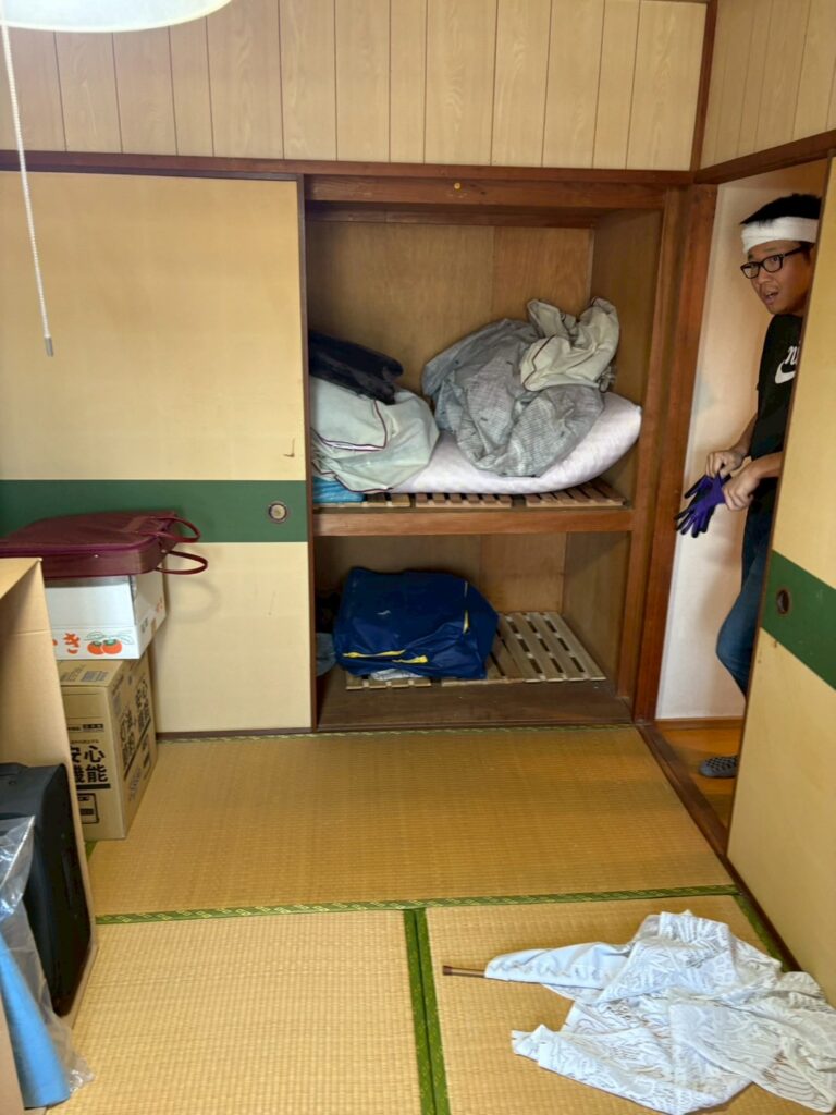 特殊清掃｜東京都三宅村2DK戸建て（一軒家）Ｔ.Ｅ様の作業事例 Before