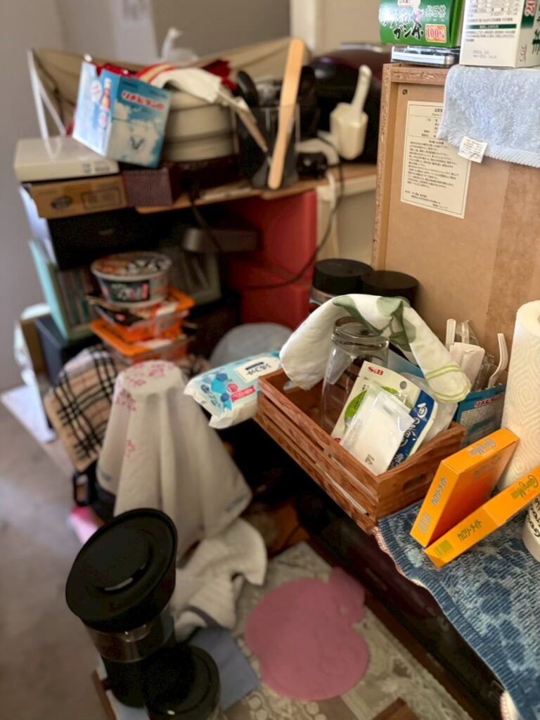 遺品整理｜東京都国立市1KアパートＹ.Ｅ様の作業事例 Before