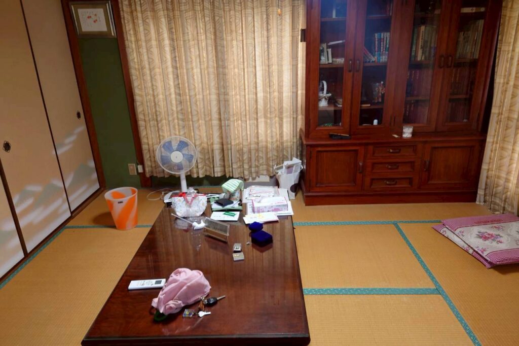 遺品整理｜東京都東大和市2LDK戸建て（一軒家）Ｏ.Ｒ様の作業事例 Before