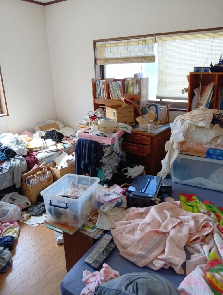 ゴミ屋敷片付け｜鳥取県三朝町2K戸建て（一軒家）Ｙ.Ｍ様の作業事例 Before