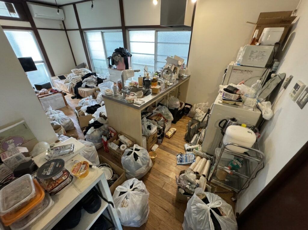 ゴミ屋敷片付け｜鳥取県伯耆町3LDK戸建て（一軒家）Ｙ.Ｒ様の作業事例 Before