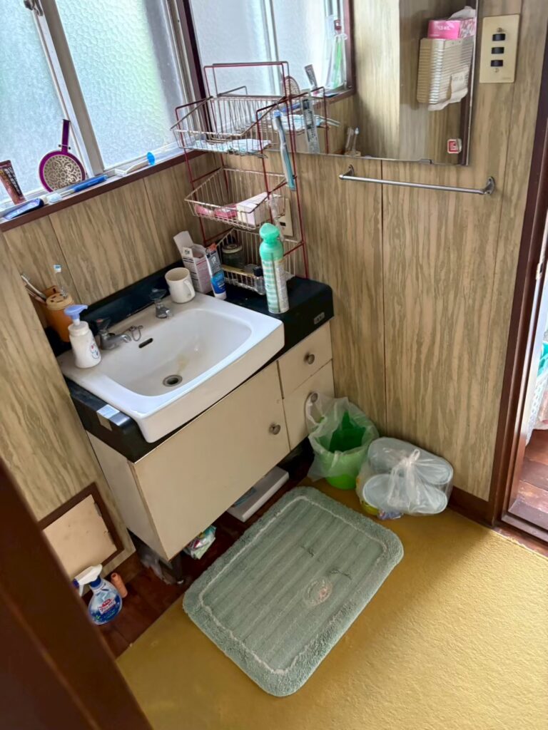 遺品整理｜鳥取県八頭町1LDKマンションＩ.Ｓ様の作業事例 Before