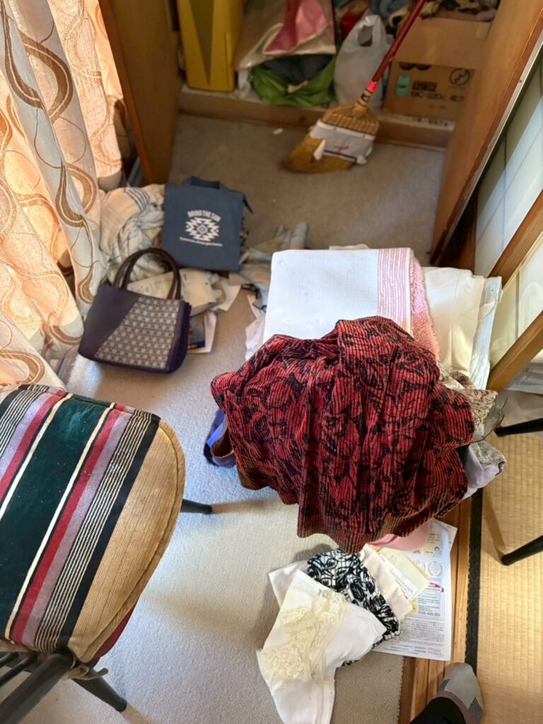 遺品整理｜鳥取県若桜町1LDKマンションＳ.Ａ様の作業事例 Before