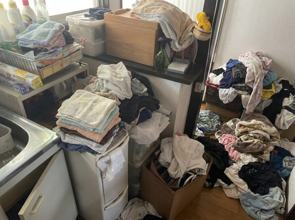 鹿児島県姶良市5LDK以上戸建てI様のゴミ屋敷片付け事例 Before